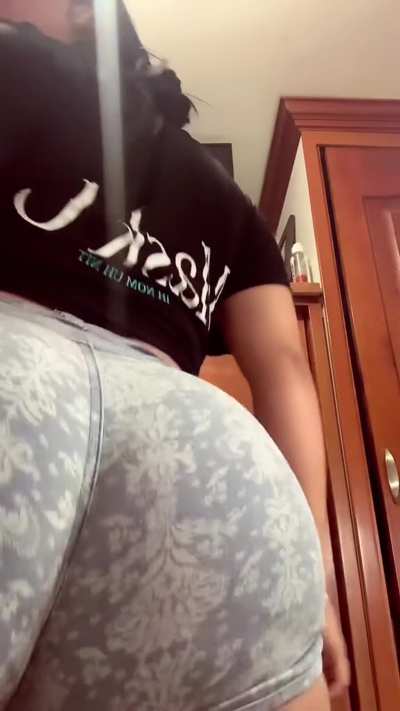I&rsquo;m the biggest tease you&rsquo;ll ever know, I mean, look at this ass.