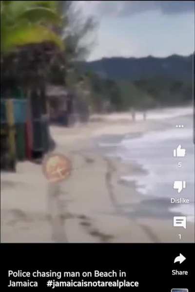 Man flees from police on horseback in Jamaica.