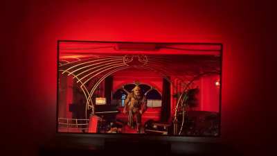 The Fifth Element &ldquo;Diva&rdquo; scene + Hue Sync Box + Gradient Lightstrip