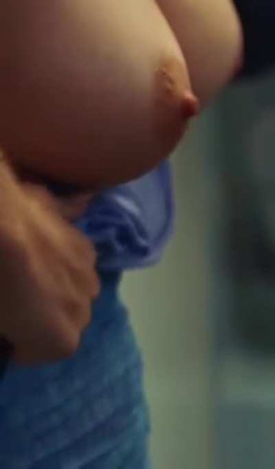 I&rsquo;m pretty sure we all recognized who this was based off those nipples (Sydney Sweeney)