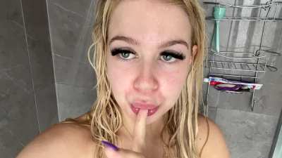 21[F4M] Hit the up arrow &amp;amp; i'll send an instaant nude . Looking for Video Sexting &amp;amp; Meetup. T.elegram💕 lexilore99
