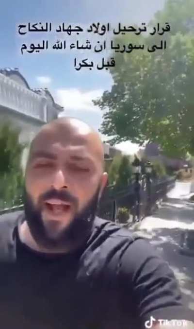 Pro-Assad supporter in the US explaining and cheering what will the deported Syrian refugees from Denmark will face in Syria