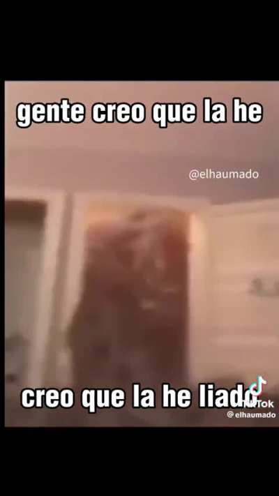 El illo cagandose