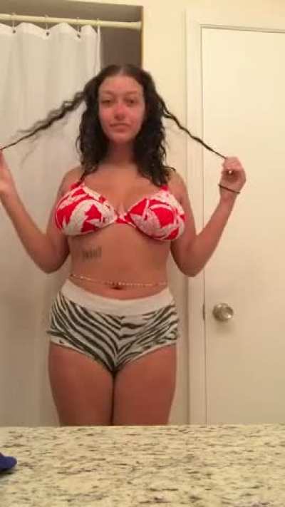 i could&rsquo;ve shown off my heart shaped box, but i chose my boobs instead &amp;lt;3