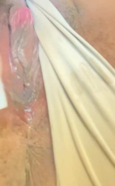 I&rsquo;m bored so watch me cum