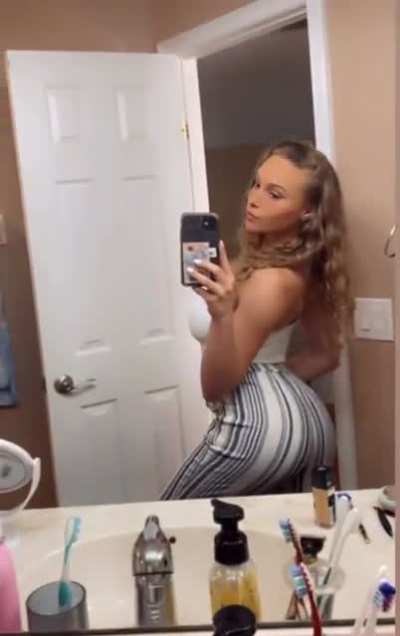 🍑🍑👀