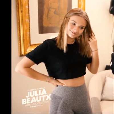 Julia in Leggings - TVNOW Doku &bdquo;Von Insta zu Ninja&ldquo; .... #RIPBeautxVlogs