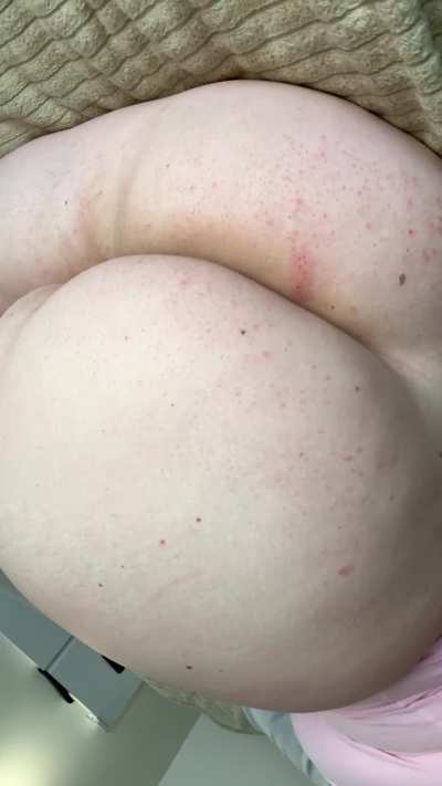 say 'yes' if you'd fuck my asshole & I will send u my nudes (first 100 people only)