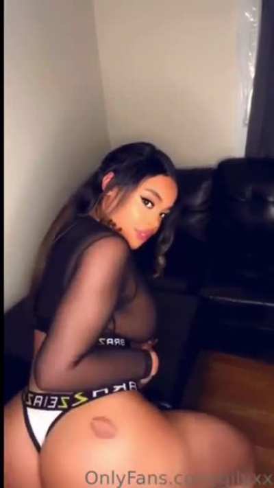 Giselle L