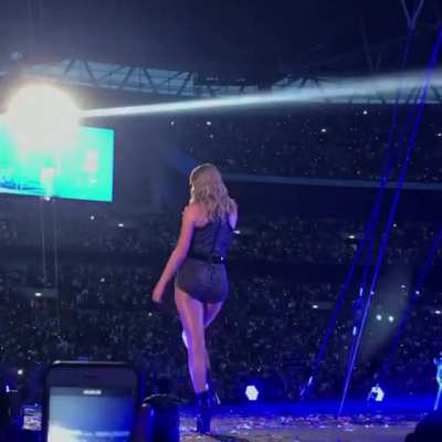 I love thick Taylor