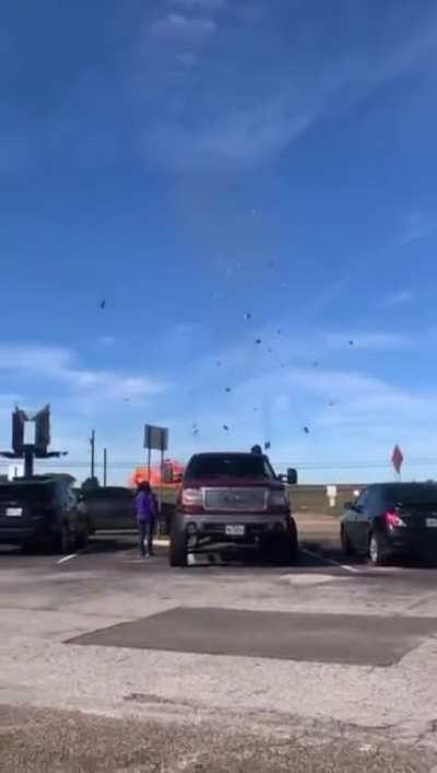 Two planes crash midair during exhibition in Dallas