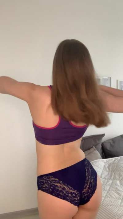 Raise your hand if you'd love to see me naked