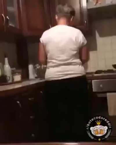 😂