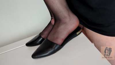 Shoejob in Leather Flat Mules and Nylon Feet