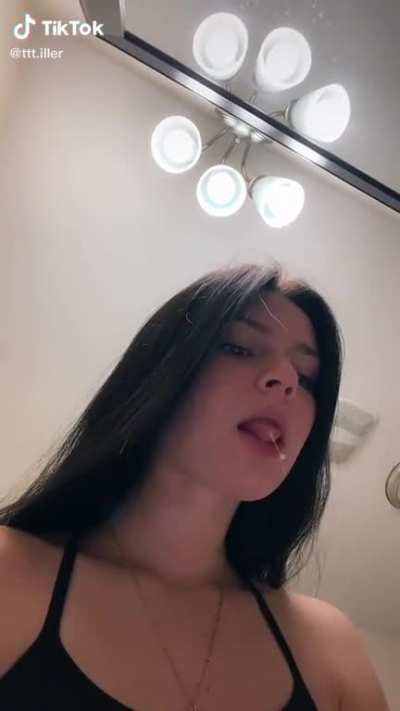I&rsquo;d be under her with my mouth open like a bird 🐦
