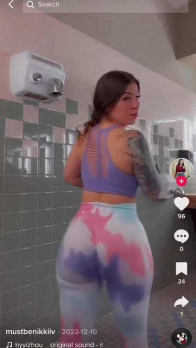 Nikki v