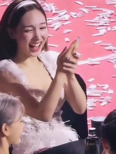 👀