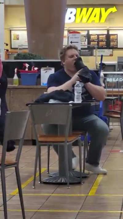 Mods are asleep, you might have never seen a subway creature like this one