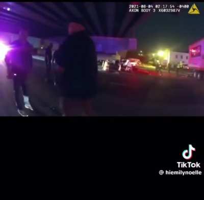 Cop pulls over speeding couple on their first date, responds to their fatal crash 15 minutes later😨