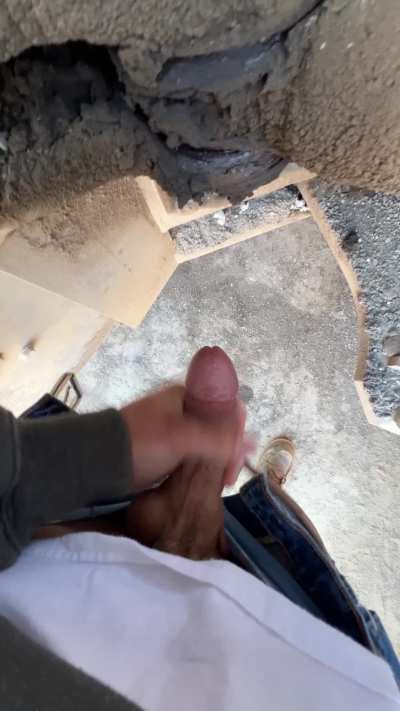 Reddit made me need to cum at work and I couldn&rsquo;t control it anymore.