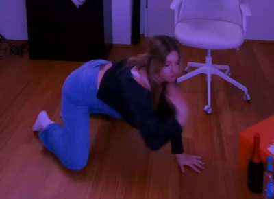 🛐