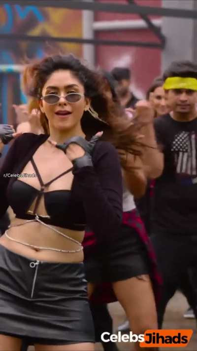 Mrunal Thakur Ultimate compilation ❤️&zwj;🔥🔥 Comment who should I do Next