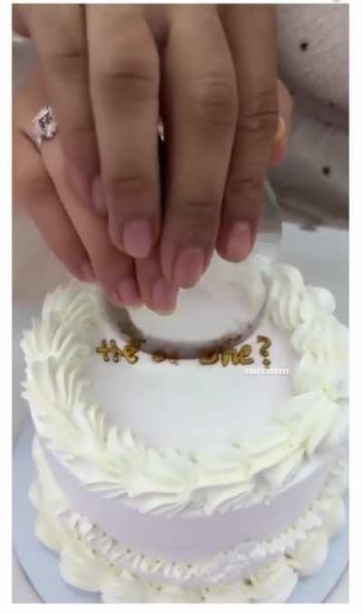 pronouns: they/them/cake/cup/icing/gay
