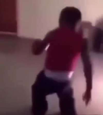 🕺