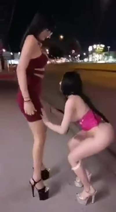 Open lesbos
