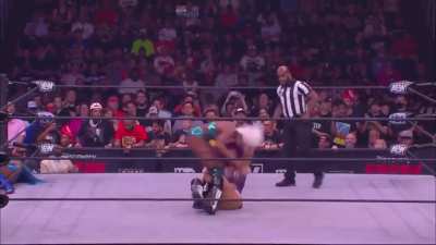 Zoom in 🥴 Jade Cargill &amp;amp; Kiera Hogan vs Willow Nightingale &amp;amp; Athena