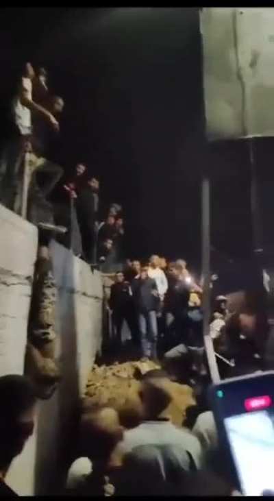 "Free Palestine" no trial mob execution of someone suspected of cooperating with Israel 