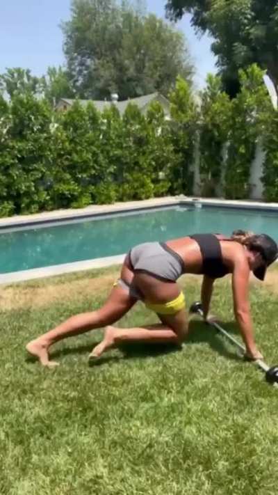Sommer working out (From Instagram, 2023)