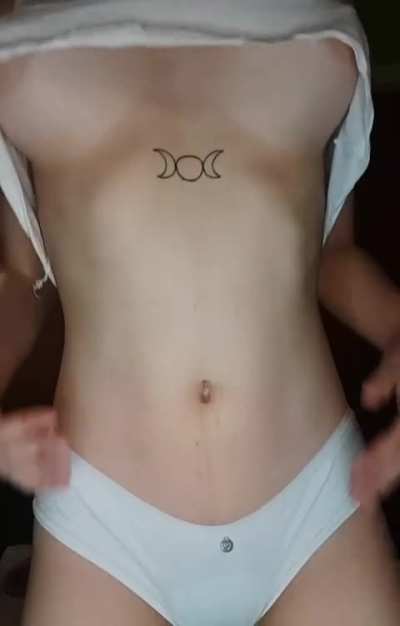 I hope this is a good time to show you my boobs 🥺