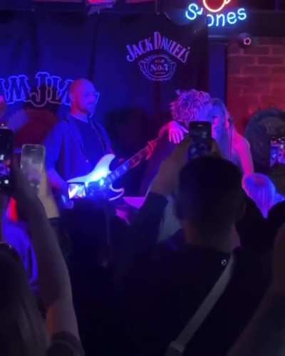 Green Day lead singer Billie Joe Armstrong, surprises cover band, Borderline Toxic, by joining them on stage when the band began playing Green Day&rsquo;s Basket Case.