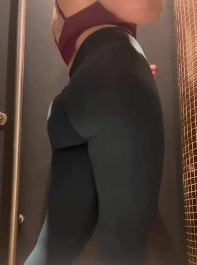 My ass is so big in these pants!