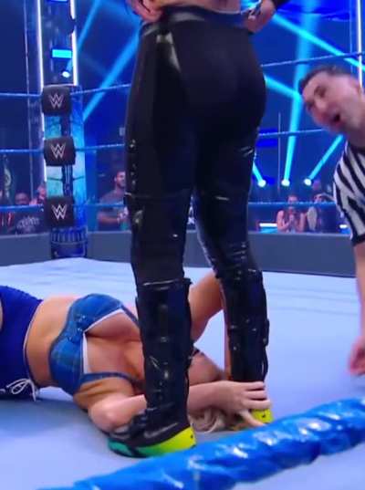 Sonya Deville