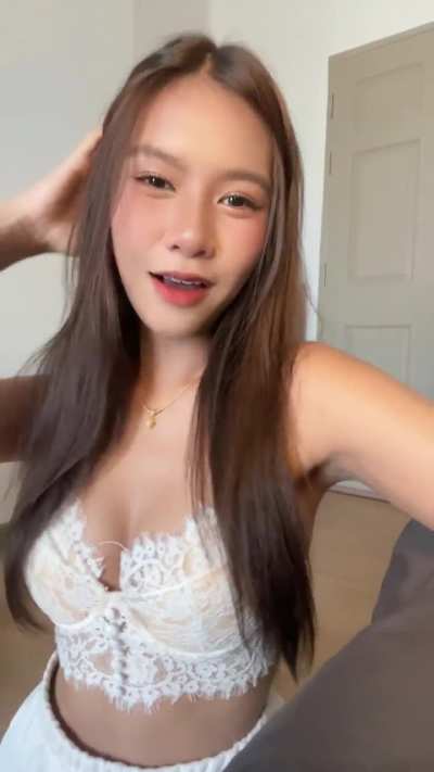 Hot 🔥 Thai girl 