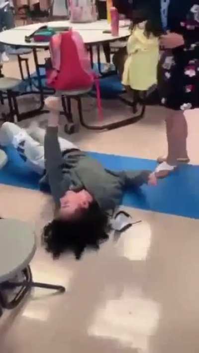 dude gets absolutely knocked out
