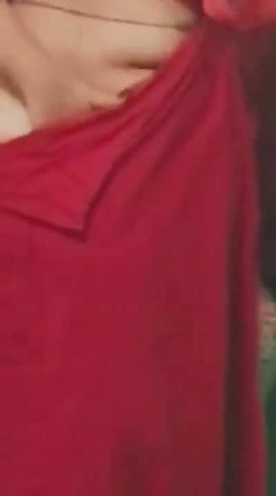 Red lehnga