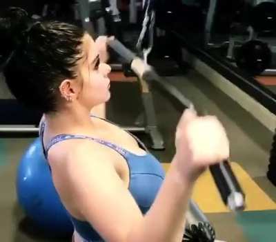 Ariel Winter- workout