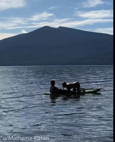 Blowjob in the middle of the lake