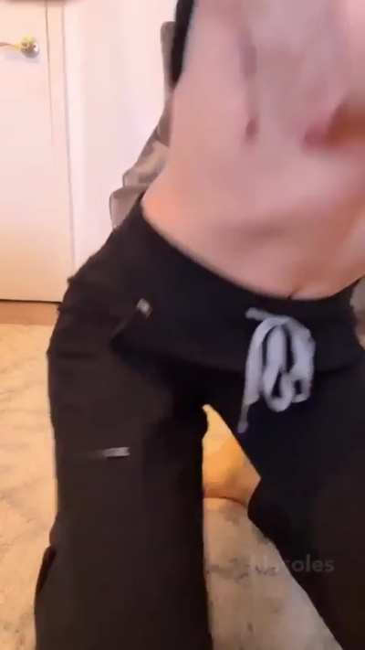 I think more doctors should show off their body on here