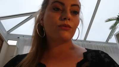 If anyone has any more vids by her please post