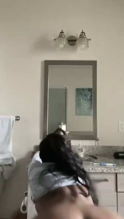 That ass looks immaculate 🤤