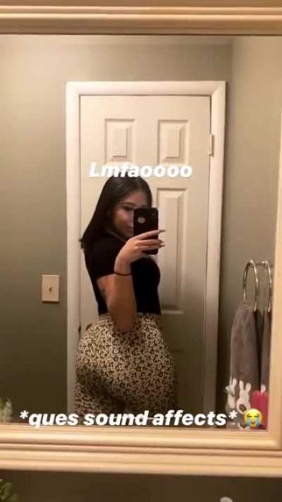 Sara Molina Booty