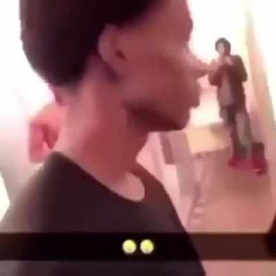Fight didn&rsquo;t even last a second 😭😭😭