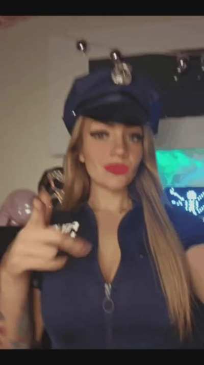 👮&zwj;♀️👮&zwj;♀️👮&zwj;♀️