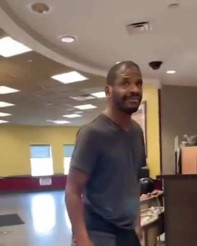 (Happy Freakout) Patron At Starbucks Sees A Homeless Man And Lets Him Order Anything He Wanted