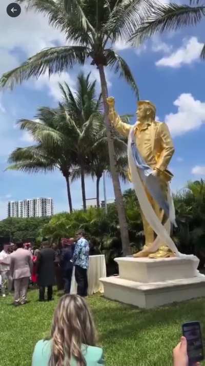 MAGA evangelical leaders gather at Mar-a-Lago to bless and dedicate a gold statue dedicate to Donald Trump.