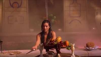 Kelly Hu